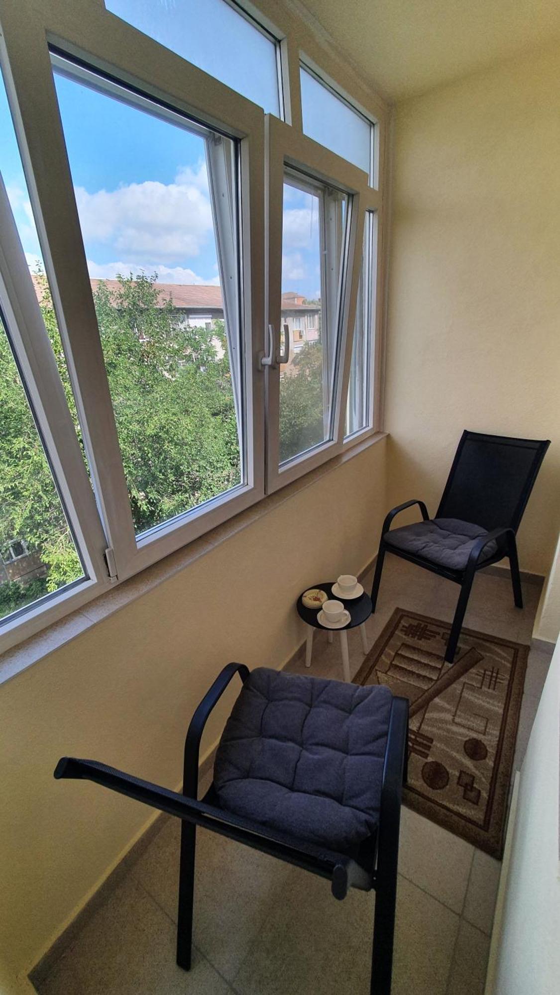 Ferienwohnung Apartament Estera Oradea Exterior foto